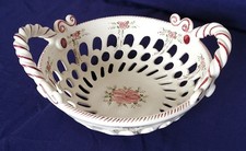 CORBEILLE AVEC ANSES EN FAÏENCE DE MALICORNE