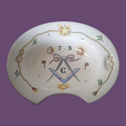 Ancien plat barbe en - à,