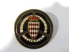 Plaque de calandre émaillée