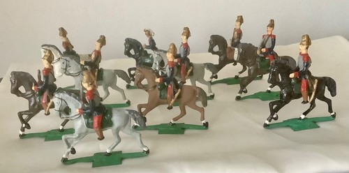 Lot hussards à - 10,