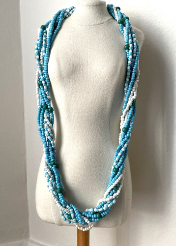 Très beau collier petites - beau,