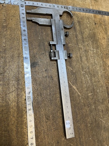 Old tool outil - 9,