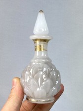 FLACON DE PARFUM  BACCARAT  19è OPALINE BLANCHE ET OR  MODELE ARTICHAUD COMPLET