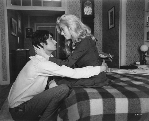 Catherine deneuve roger - ,