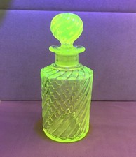 ancien flacon à parfum en ouraline / cristal jaune BACCARAT modèle BAMBOU 21 cm