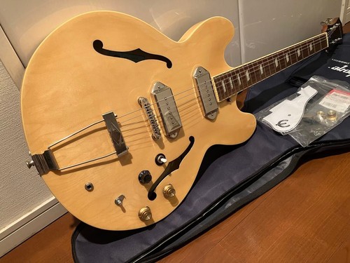 Guitare creuse complète