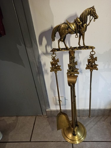 Ancien serviteur nécessaire - /,