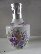 Ancienne lampe Berger en porcelaine PILLIVUYT marquée AS DECOR AUX FLEURS TBE