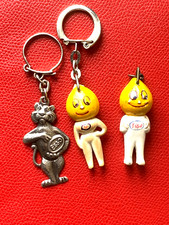 lot  ANCIEN Portes Clés Esso goutte d'huile ,Lion