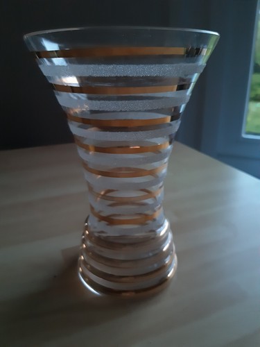 Vintage vase transparent avec