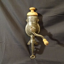 RÂPE DE COMPTOIR ANCIENNE -