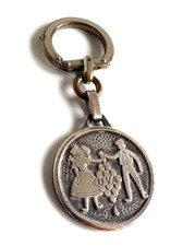 Ancien porte clé VIN Cave Centrale de l'union Vinicole de D'alsace Colmar