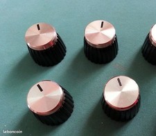 5 (cinq) boutons style