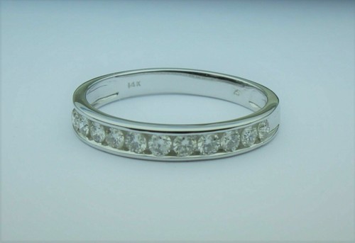 Bague anniversaire diamant