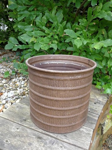 Jardinière aspect rouille