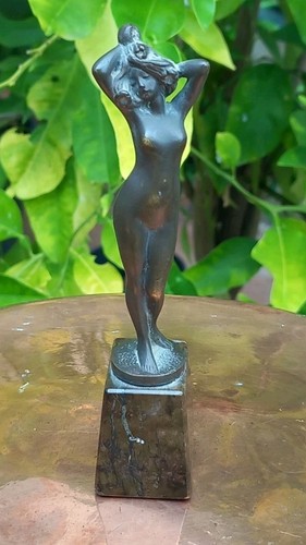 Baigneuse dehanchée nue femme - dehanchée,