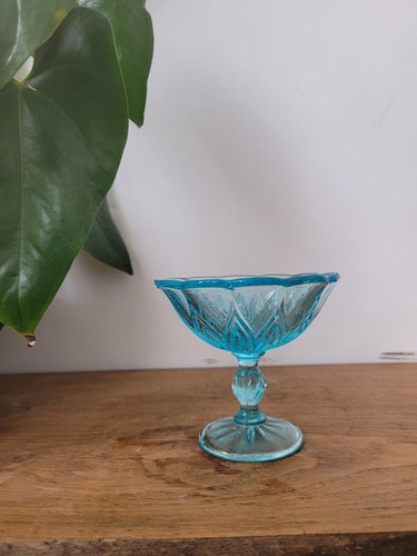 Coupe verre bleu sur pied - verre,