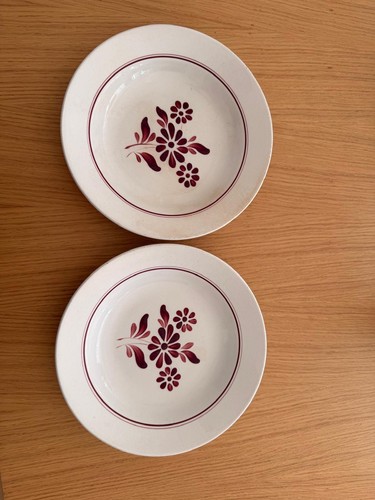 Deux assiettes plates - deux,