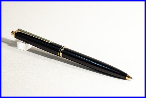 Stylo mine montblanc - À, n°