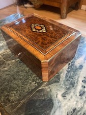 Coffret a ouvrage marqueterie