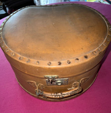 Ancienne boite à chapeau