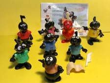 L18 - 8 Kinder 2005  + 1 BPZ - NOTES de musique série S  manque autocollants