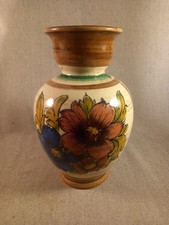 Ancien vase en céramique