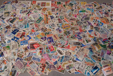 Lot de 1500 timbres du monde (F) - vrac à trier