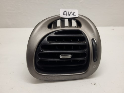 Grille aération avant