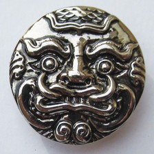 Badge broche masque chinois