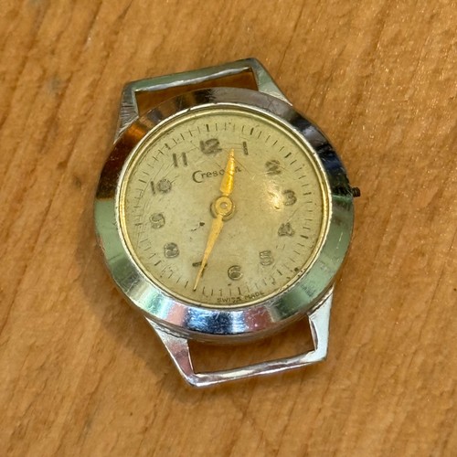 Montre manuelle vintage - montre,