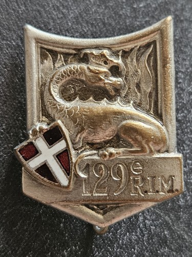 Insigne pucelle militaire - insigne,