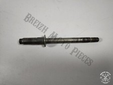 Axe de roue avant SUZUKI 600