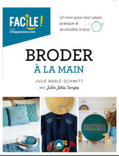 Broder à la main Julie