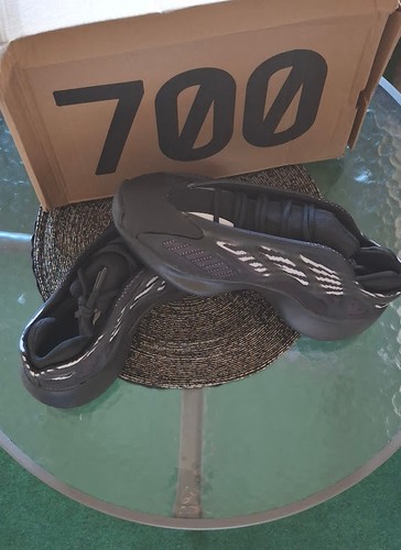 Adidas yeesy 700 - v3, noir