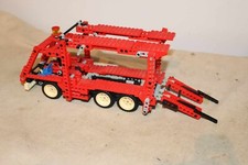 nom complet LEGO Le transporteur de voitures Lego technic 8872 Forklift 1990