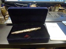 stylo plume César,série A N°500/1000,feuille étain froissée,à pompe