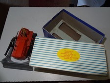 DINKY BULLDOZER BEL ETAT SANS LES CHENILLES AVEC BOITE REF 885
