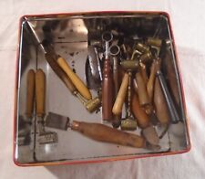 LOT ANCIENS OUTILS FABRICATION CARTOUCHE CHASSE DOSEUR ET AUTRES