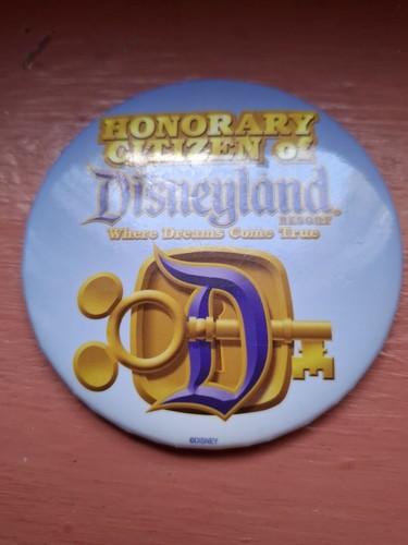 Badge disney disneyland