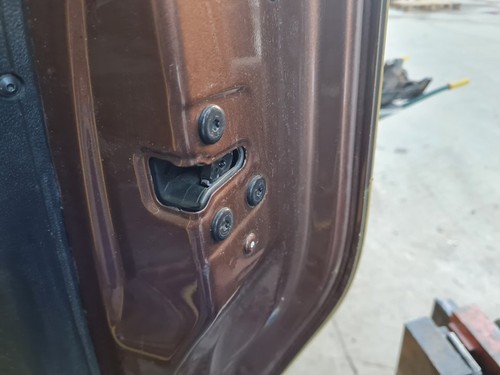 Serrure porte avant - porte,