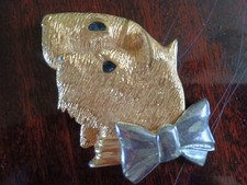 CACHAREL - grande broche aux 2 chiens scottisch & noeud papillon 40g métal doré