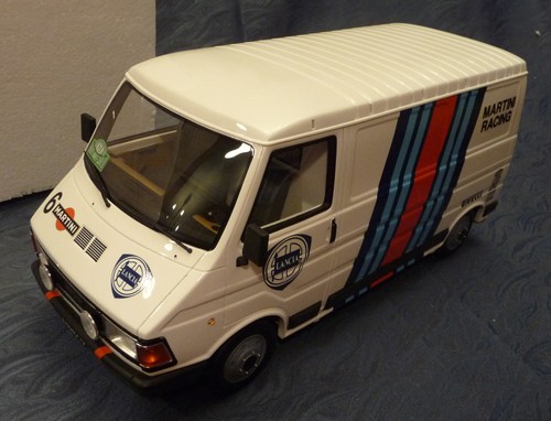 Fourgon miniature 18 - au, 1/18