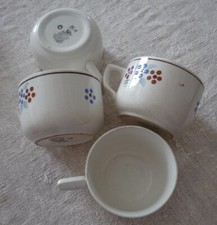 4 tasses faïence St Amand