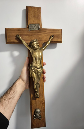Ancien grand crucifix - , mural