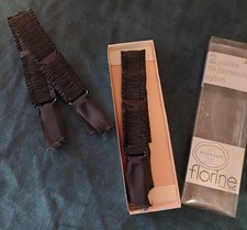 Paires d'attaches pour les bas