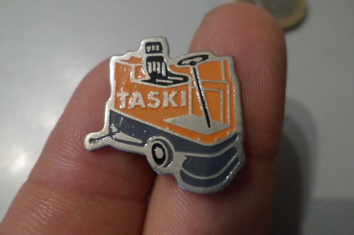 Badge pin broche taski - pin, s