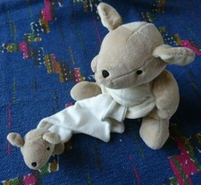 JB/  DOUDOU PELUCHE MOUCHOIR