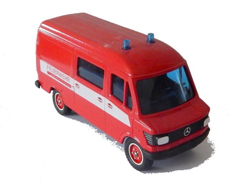 Mercedes 407d pompiers solido - pompiers,