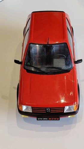Solido peugeot 205 - 1/18,